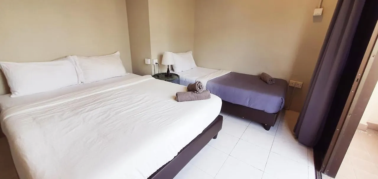 Penginapan4U Near Gurney Paragon Apartment George Town Homestay